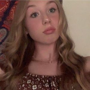 Meet your Posher, Mia